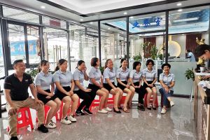 廣州鈑金制作加工廠，早上團建活動開開心心工作【恒宇泰金屬】