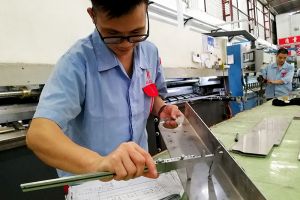 鈑金機箱外殼加工廠家，【恒宇泰金屬】3人專檢品質管理團隊