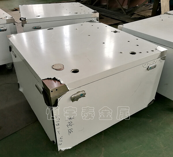 如何減少鈑金加工機箱機柜的共振問題